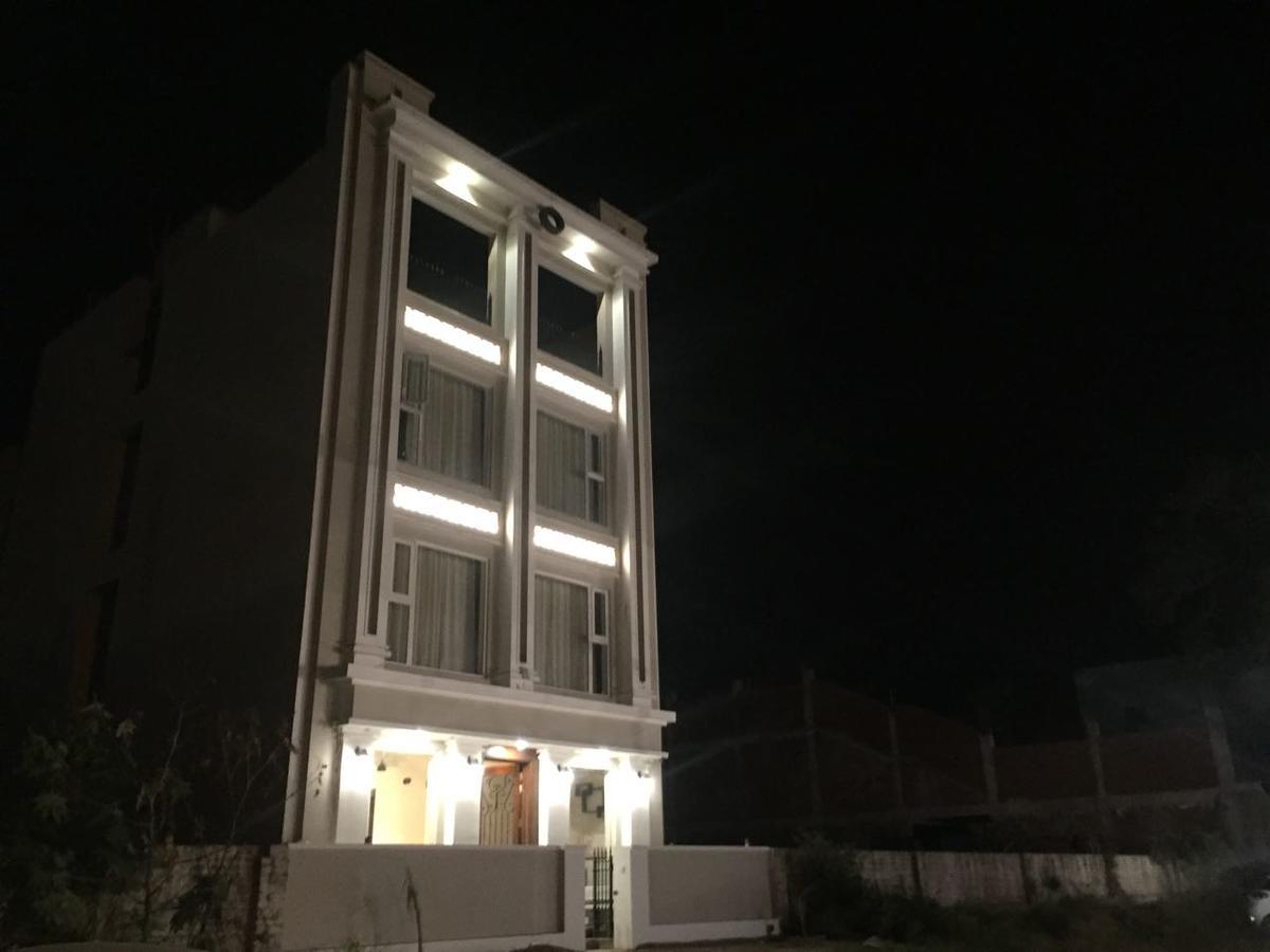 Lotus Grand Akm Hotel Kalka Exterior photo