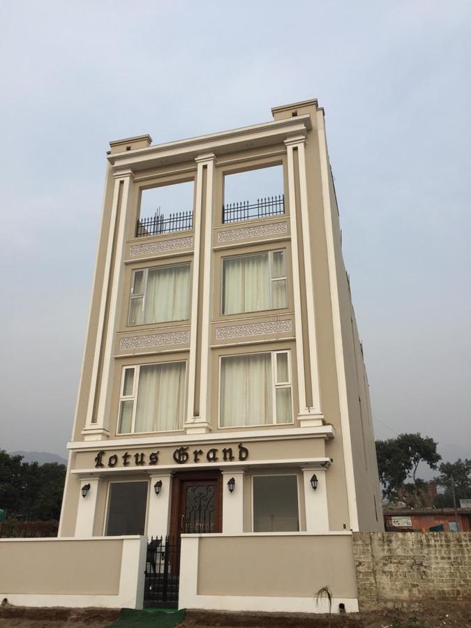 Lotus Grand Akm Hotel Kalka Exterior photo