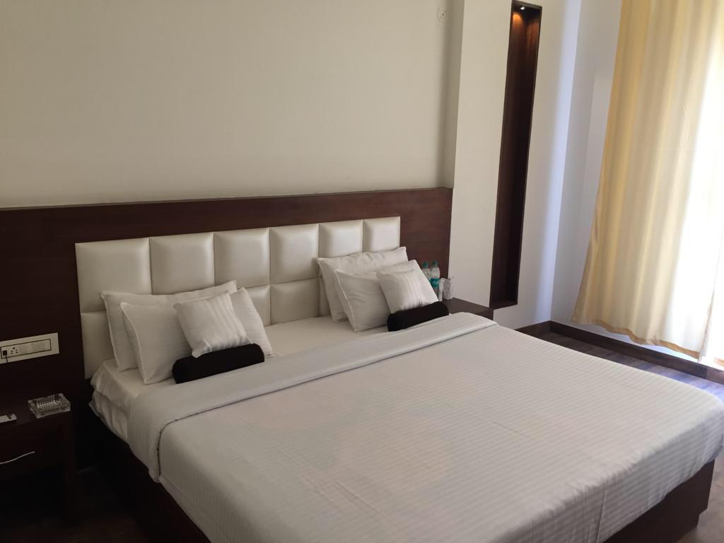 Lotus Grand Akm Hotel Kalka Exterior photo