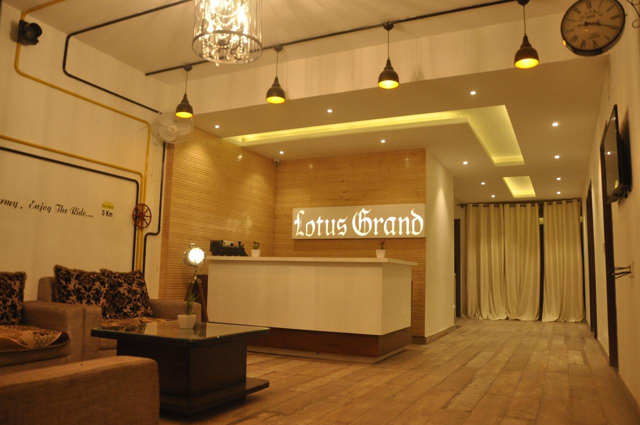 Lotus Grand Akm Hotel Kalka Exterior photo