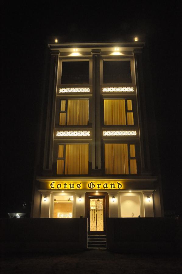 Lotus Grand Akm Hotel Kalka Exterior photo